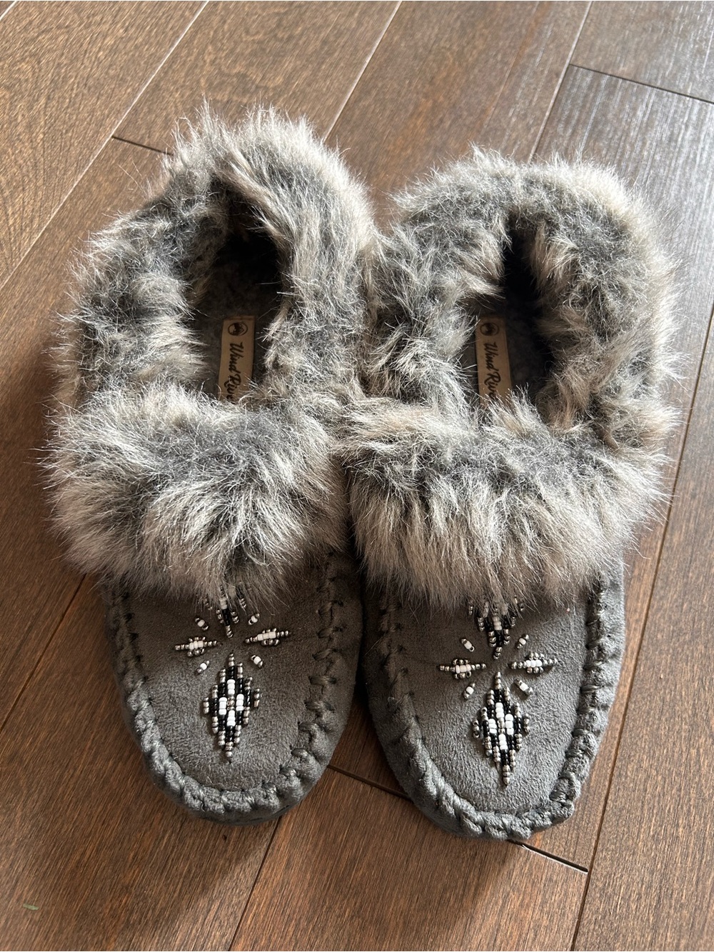 Wind River Beaded Grey Moccasin‎ Slippers size 7